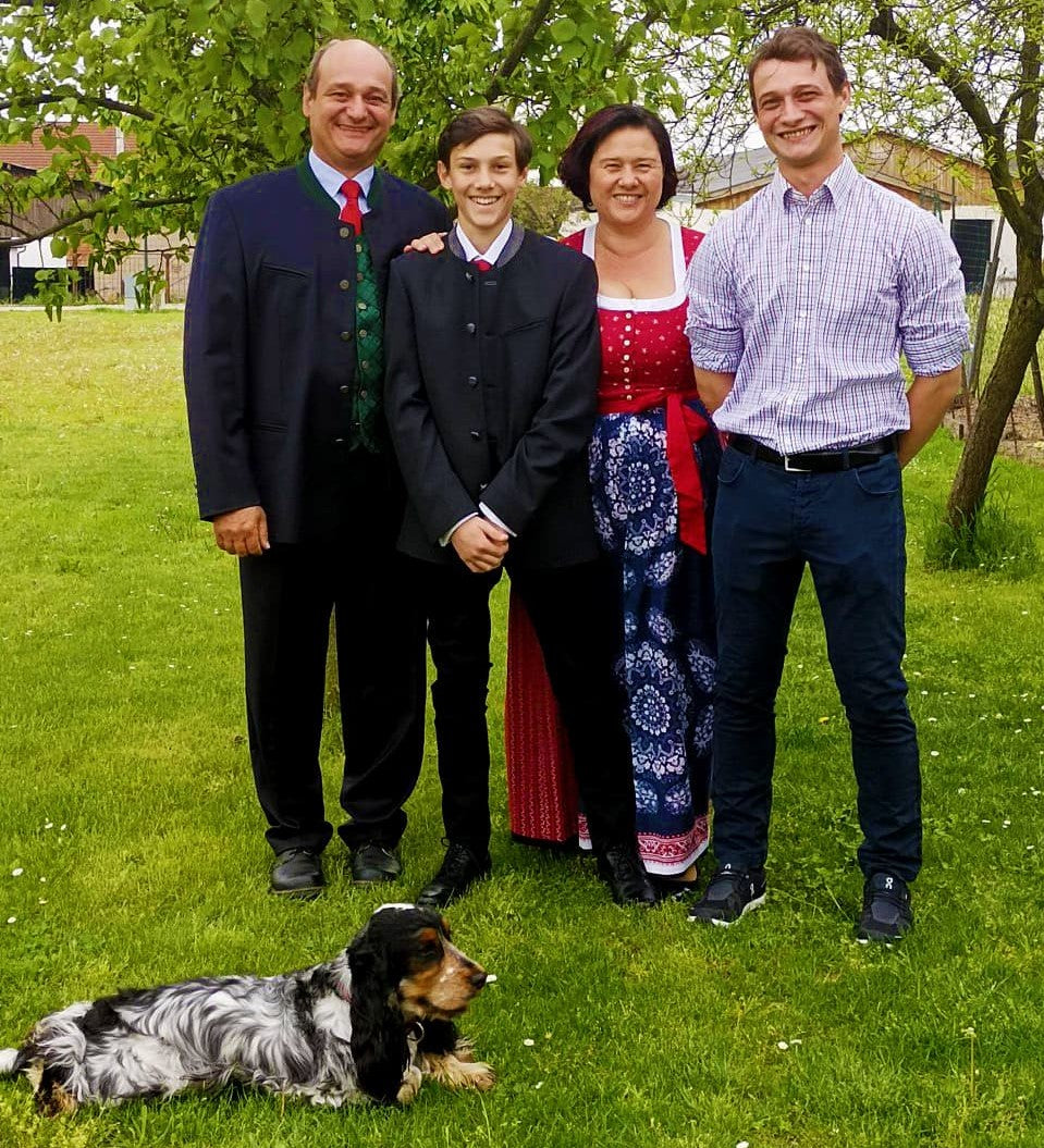 weinbau-holzer-franz-und-florian-familie-mobile